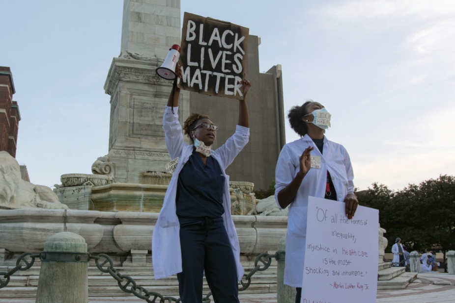 Ashley Jeanlus, MD, obstetrics and gynecology resident, right, pictured with Latrice Johnson, MD, also an obstetrics and gynecology resident. 