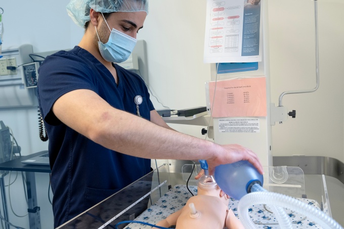 Thaer Khalaf MD (resident) in simulation lab. 