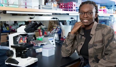 Gloria Opuni. 