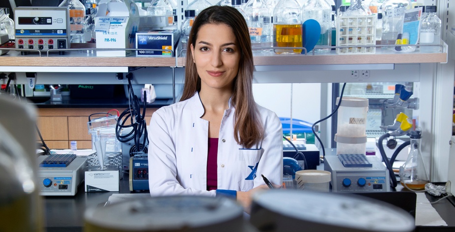 student in research lab. 