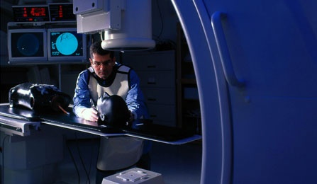 A researcher working in the Toshiba Stroke Research Center.