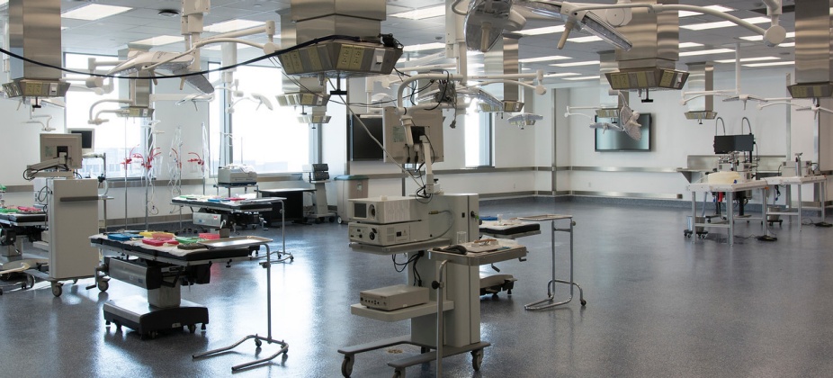 Surgical simulation vast room. 